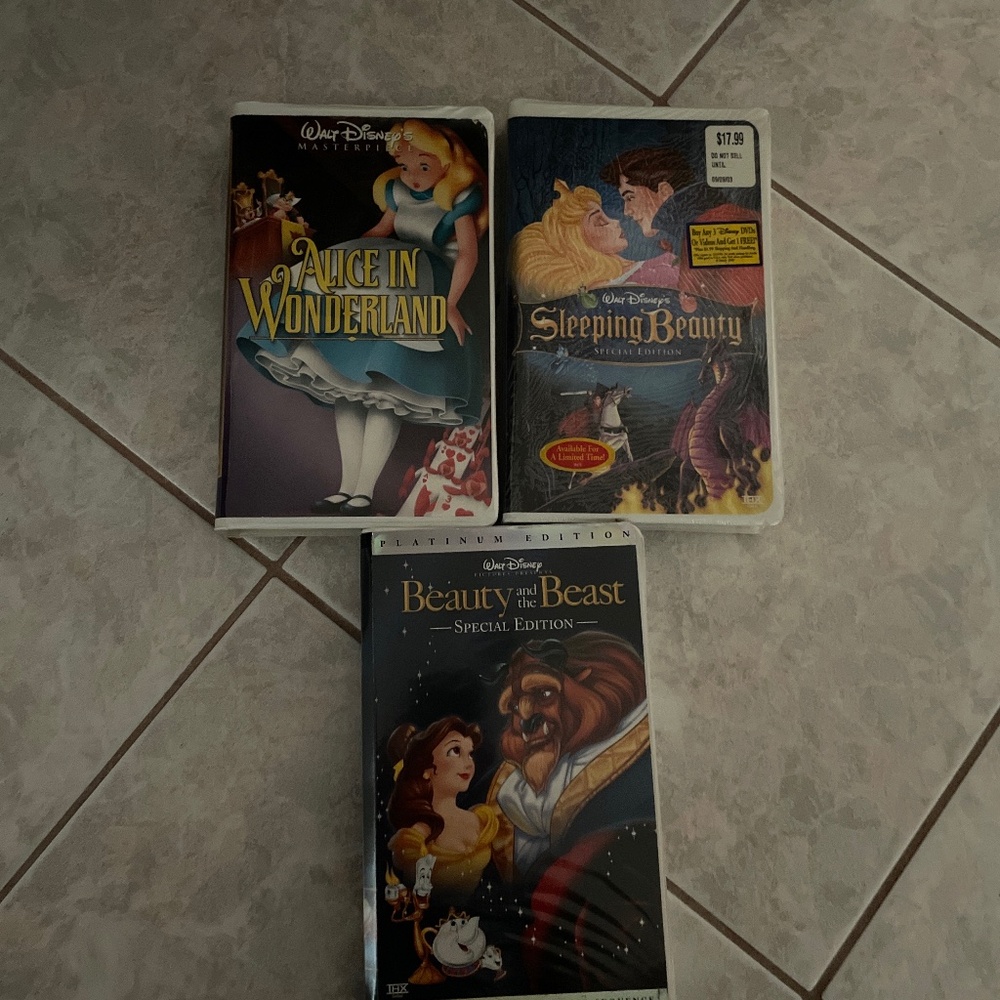 Vintage Walt Disney Classic VHS tapes (set of 3)